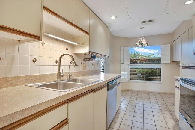 Building Photo - 1328 Pasadena Ave S