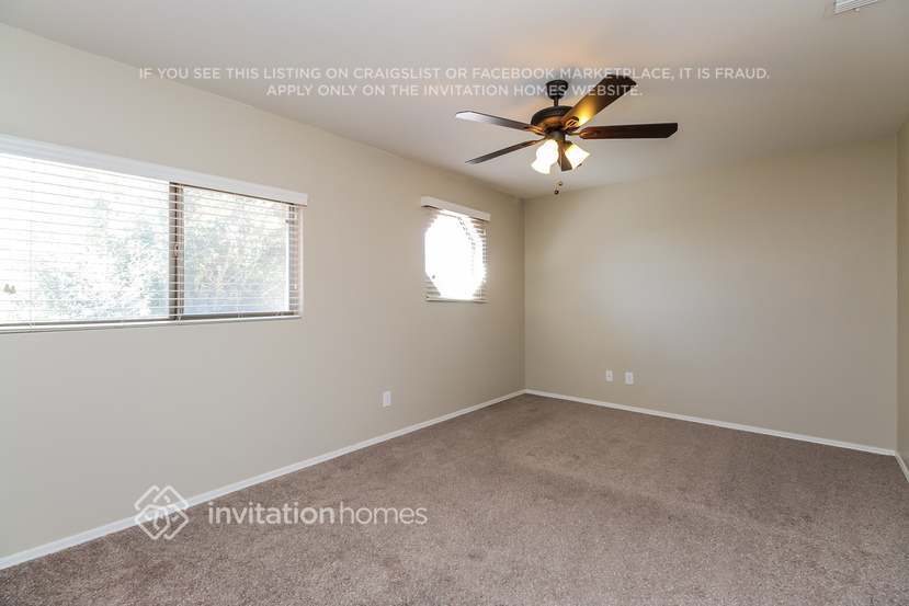 Building Photo - 2066 E Spruce Dr