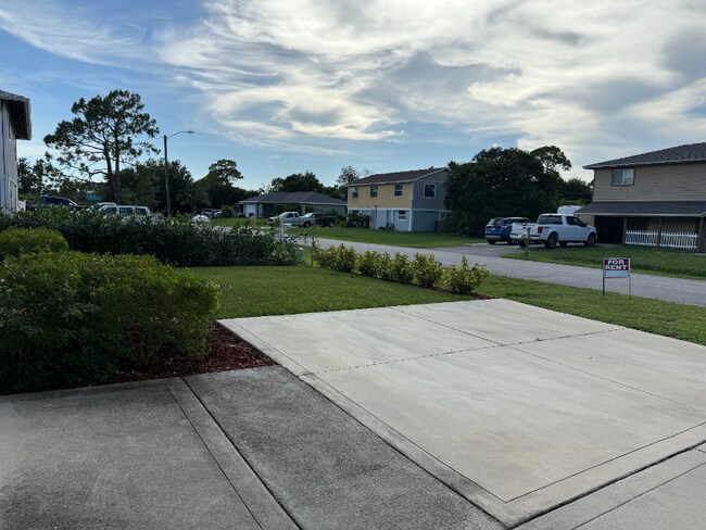 Building Photo - 8160 Egret Rd