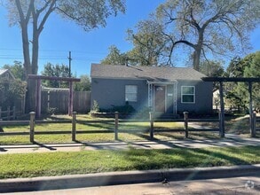 Building Photo - Pre-Leasing 2 bed 1 bath