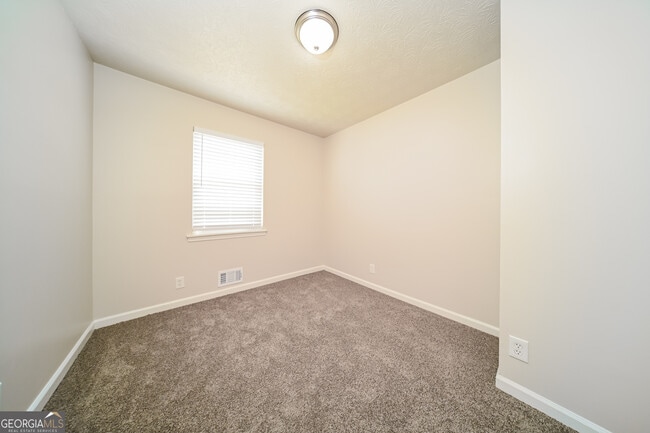Building Photo - 5338 Olde St
