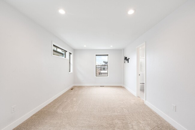 Building Photo - 3BD, 5BA LoHi Townhome with Rooftop Deck and 2-Car Garage