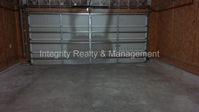 Building Photo - 3-bedroom townhome in Jacksonville