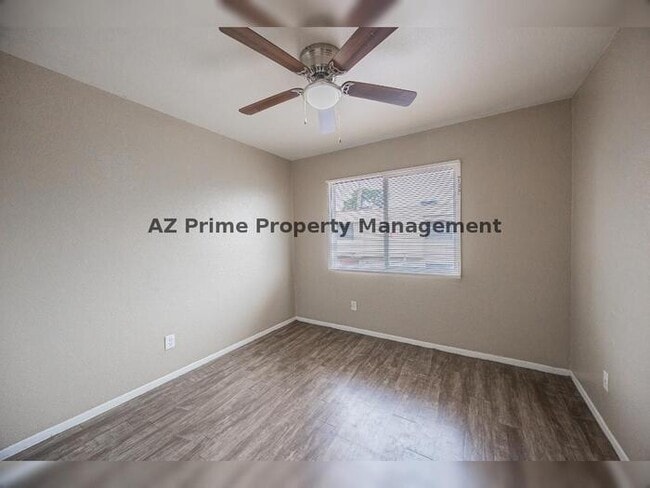 Building Photo - 5041 N 39th Dr