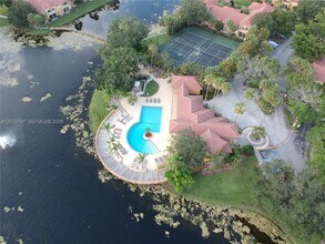 Building Photo - 4767 Via Palm Lakes
