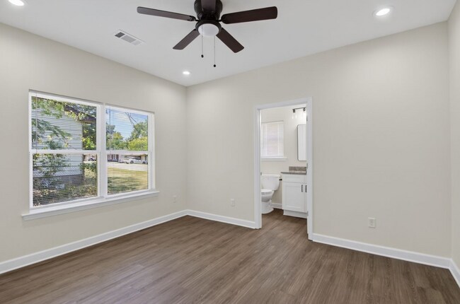 Building Photo - Inviting Home with Bright Interiors & Ceiling Fans Throughout - Comfortable Rental with Everyday ...