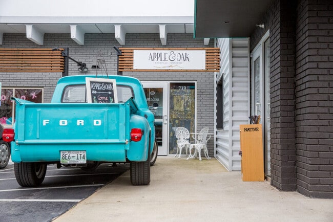 Building Photo - 835 Porter Rd