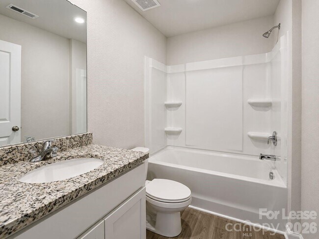 Building Photo - 3003 Cres Lk Ln