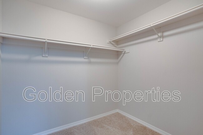 Building Photo - 310 N Promenade Loop