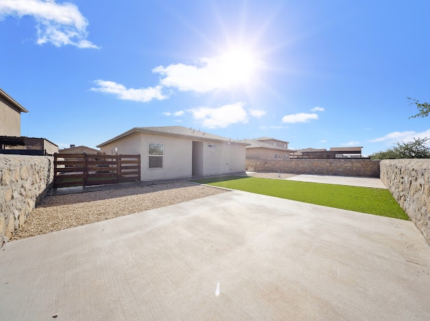 Building Photo - 7120 Mesquite Tree Ln