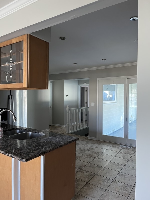 Building Photo - 324 N Schubert St