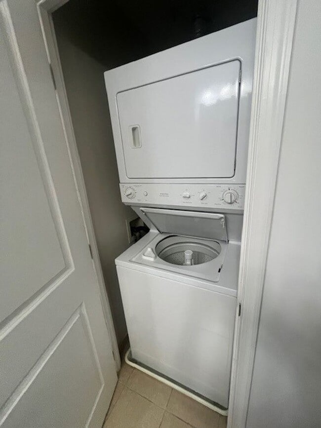 Building Photo - Luxury Condo in National Harbor