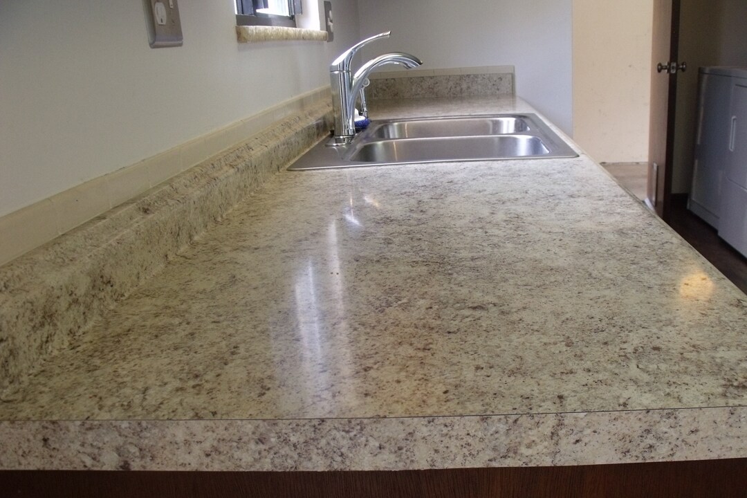 Kitchen Counters - 4482 North Grant Avenue
