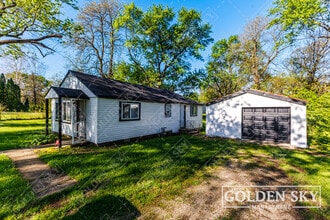 Building Photo - 2321 N Macedonia Ave