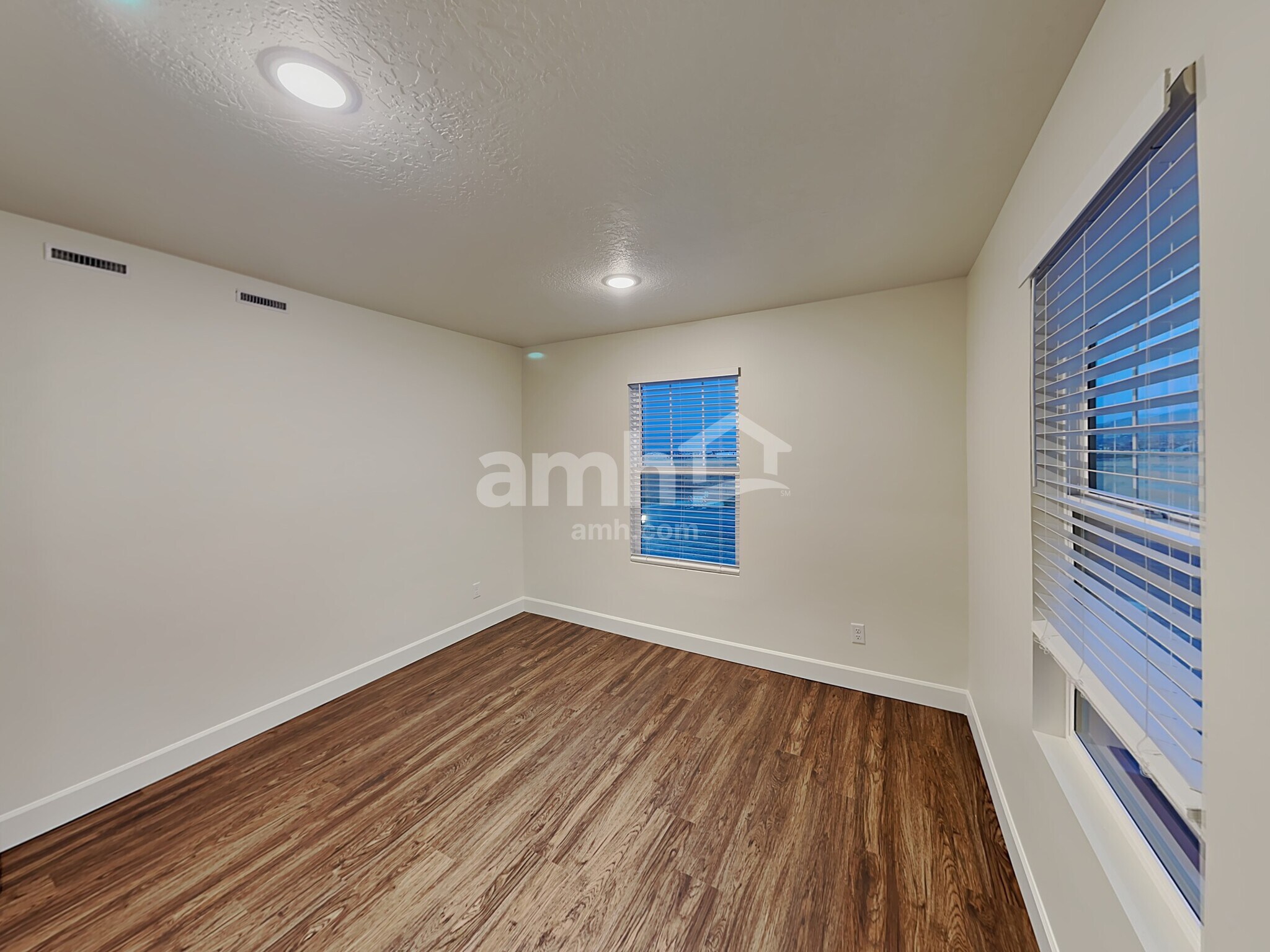 Building Photo - 6008 S Jordan Pkwy W
