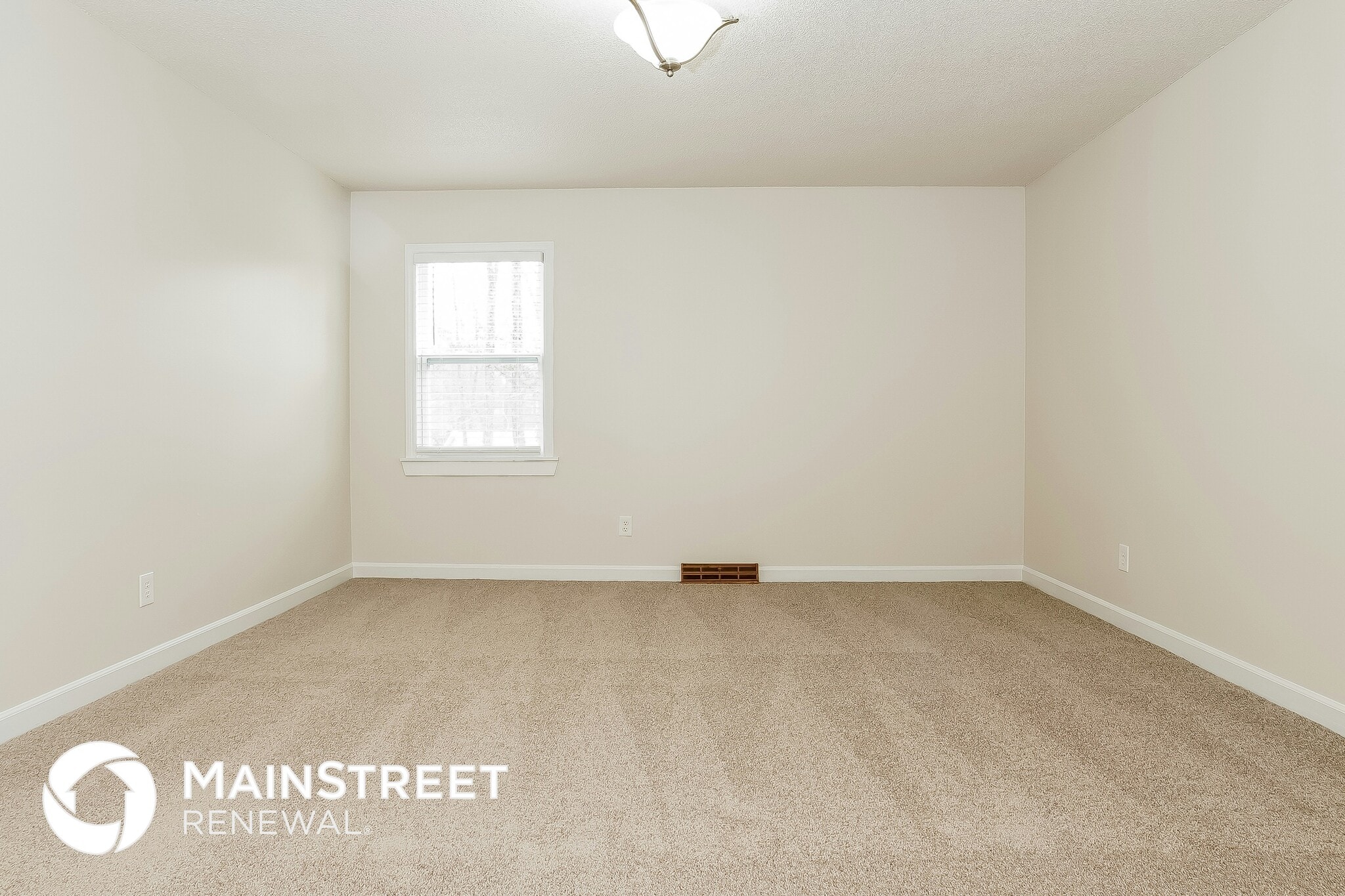 Building Photo - 160 Oak Forest Dr