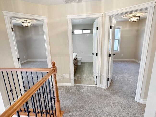 Building Photo - 538 E Halpin Dr