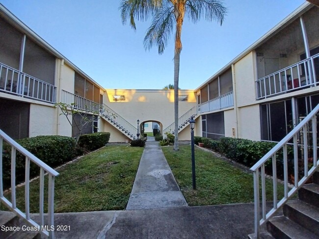 Building Photo - 3135 Shady Dell Ln