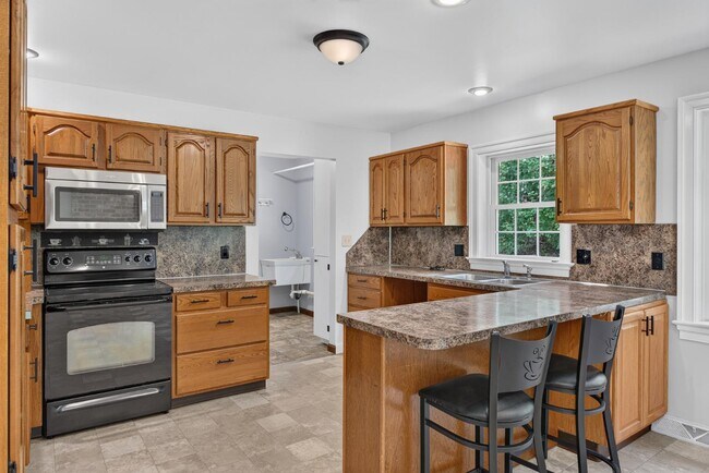 Building Photo - 2337 Laurel Top Cir