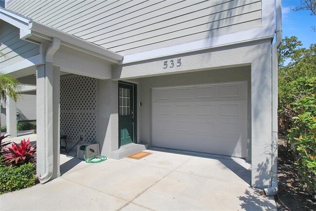 Building Photo - 535 Forest Way