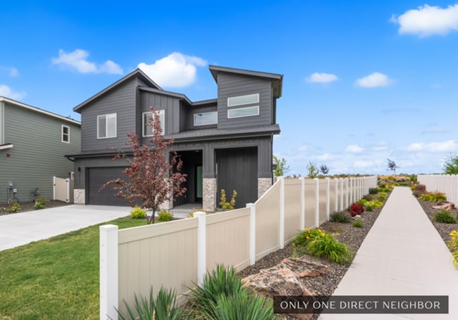 Building Photo - Modern Living in the Heart of Southeast Boise