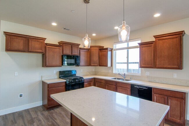 Building Photo - Recently constructed home