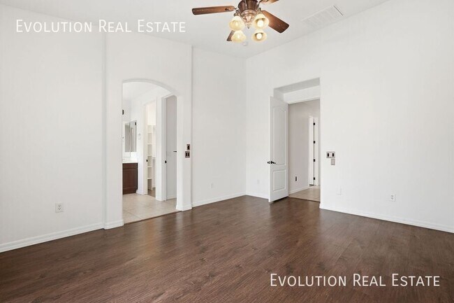 Building Photo - 3287 S Cottonwood Dr