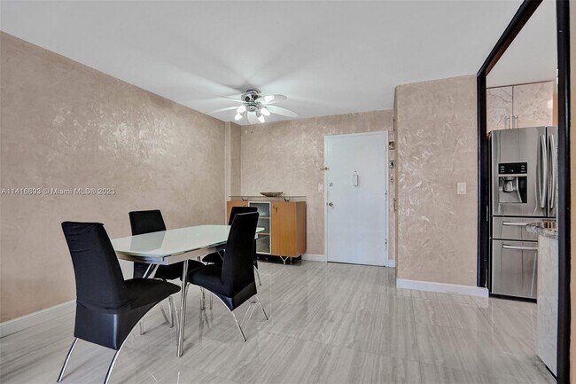 Building Photo - 1913 S Ocean Dr