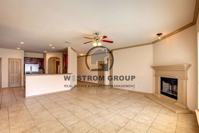 Building Photo - 3217 Hornbeam St