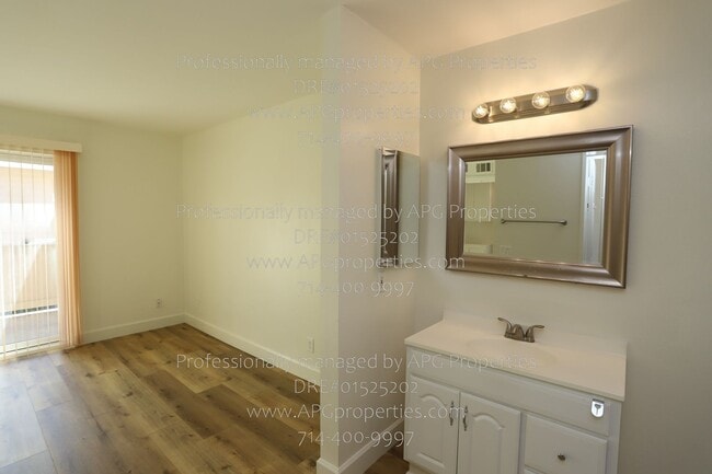 Building Photo - 7704 Elmdale Way