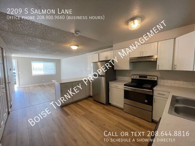 Building Photo - 2209 S Salmon Ln