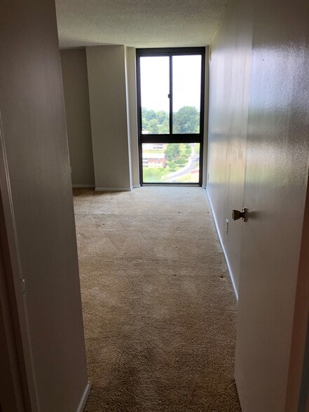 Bedroom - 2300 Pimmit Dr