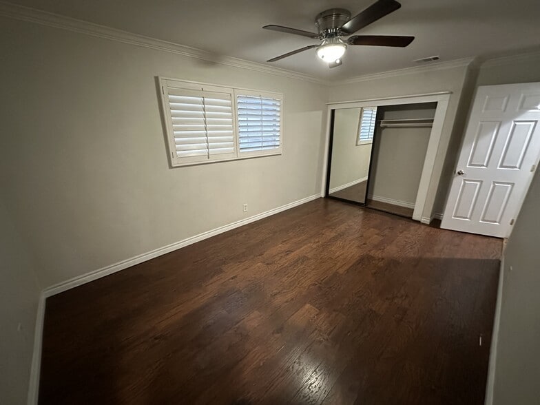 Building Photo - 5138 W 141st St