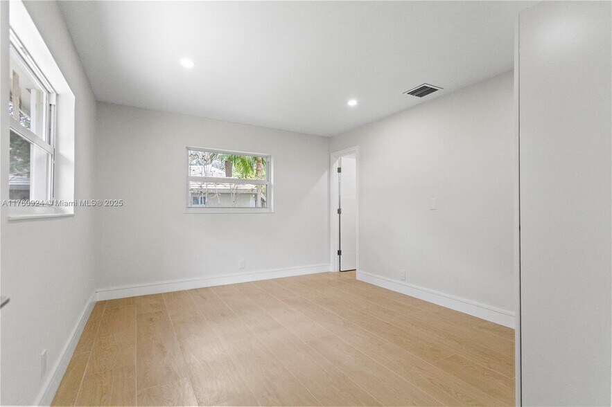 Building Photo - 809 Cypress Blvd