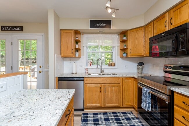 Building Photo - Spacious 4-Bedroom Home in Massanutten Resort