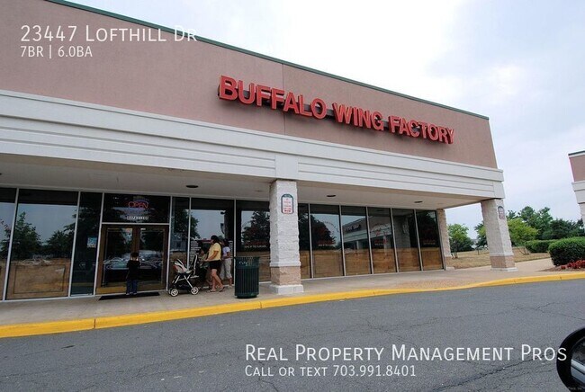 Building Photo - Beautifully Maintained 7 Bedroom 6 Bath Ho...