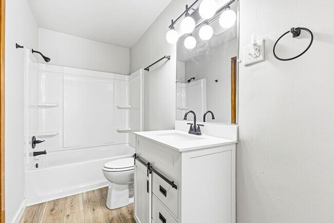Building Photo - Updated 3-Bedroom Home with Attached Garage & Full Basement