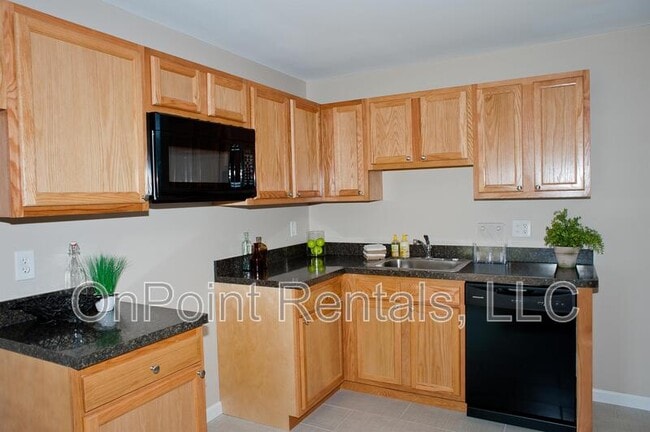 Building Photo - 331 Radcliff St