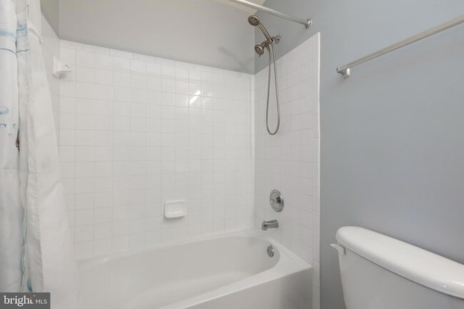 Building Photo - 4004 Meadow Trail Ln