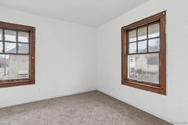 Building Photo - 5421 Toledo St