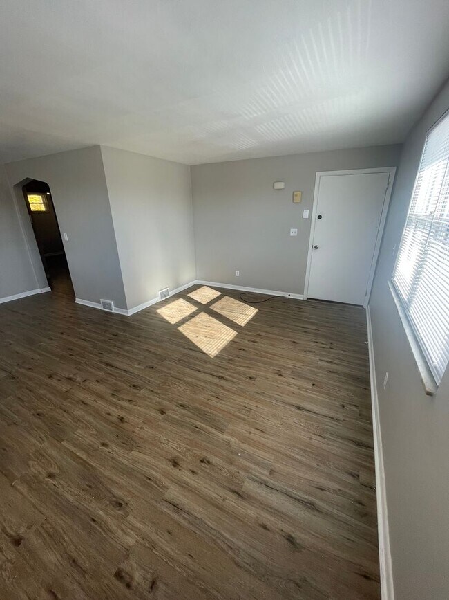 Building Photo - 2 Bedroom Apartment with Garage in McCandless!
