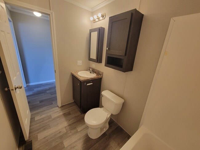 Building Photo - 15864 Marentette Dr