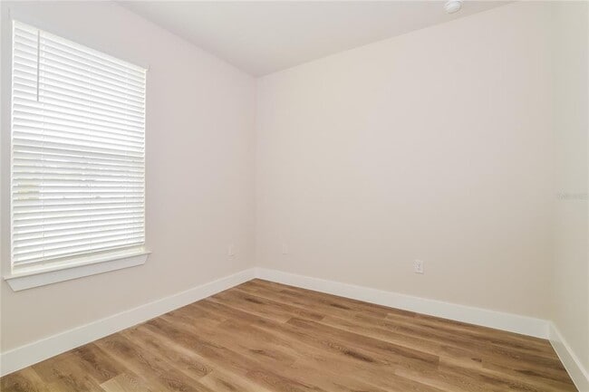 Building Photo - 332 Whiteheart Dr