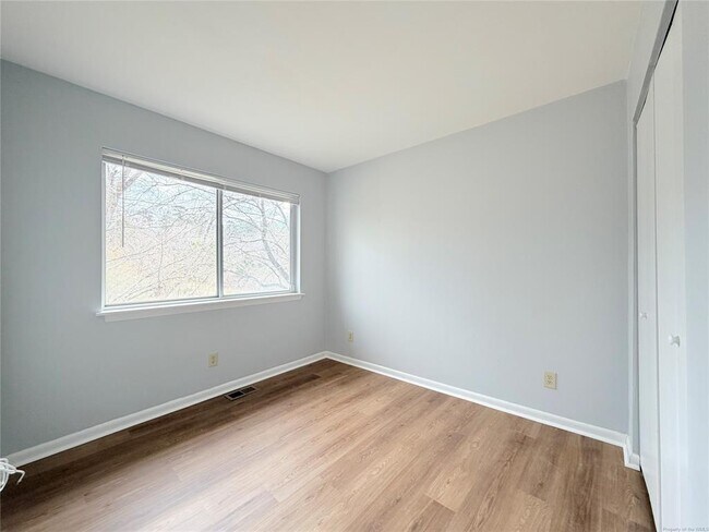 Building Photo - 3872 Staffordshire Ln