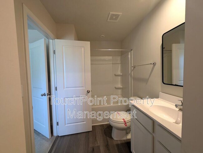 Building Photo - 2059 Langer St