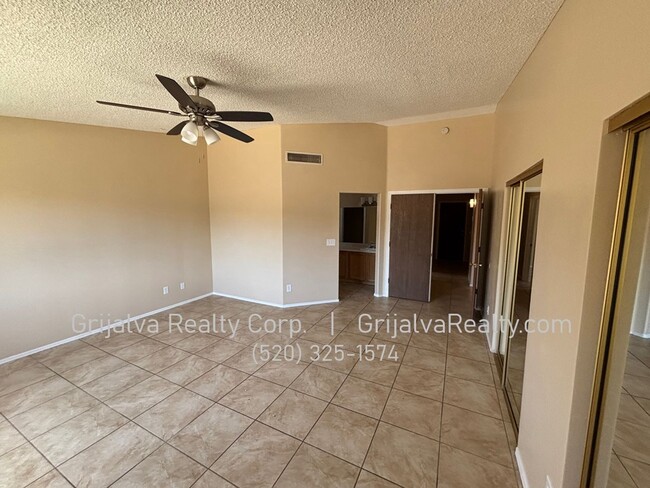 Building Photo - 3 Bedroom, 2 Bath Midvale House for Rent  (Valencia/Midvale)