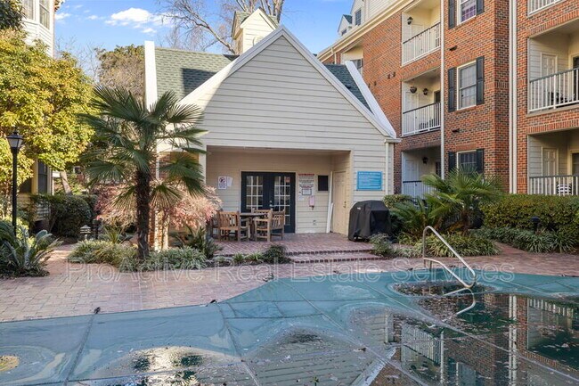 Building Photo - 300 Yarmouth St