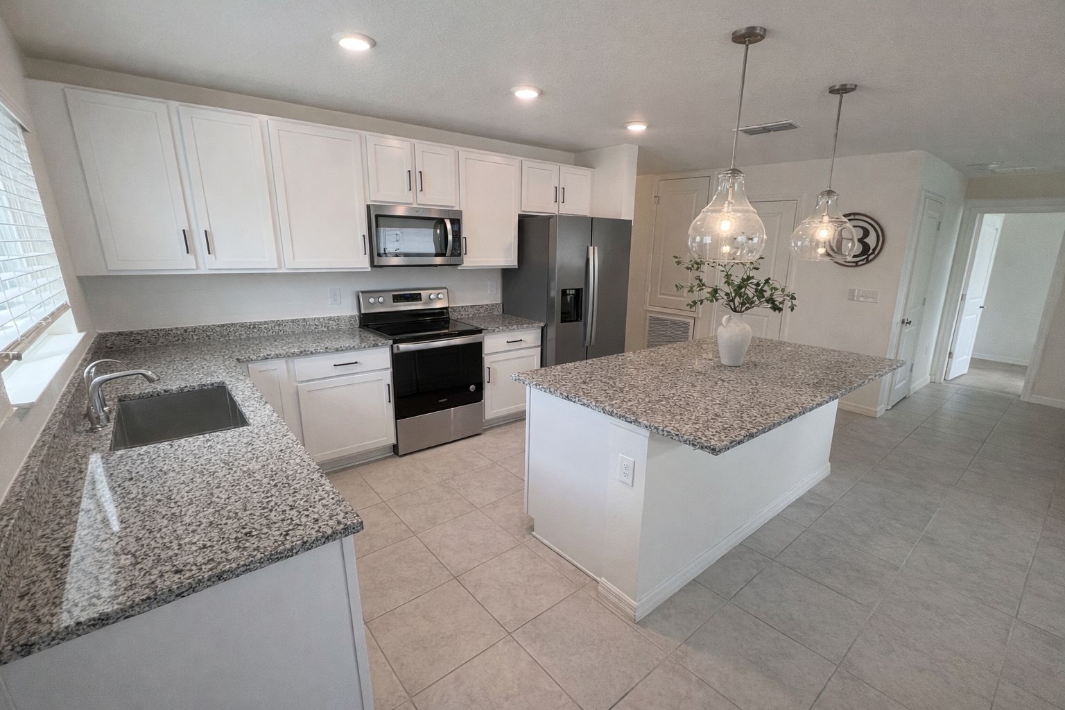 Building Photo - 433 Summer Grove Ln