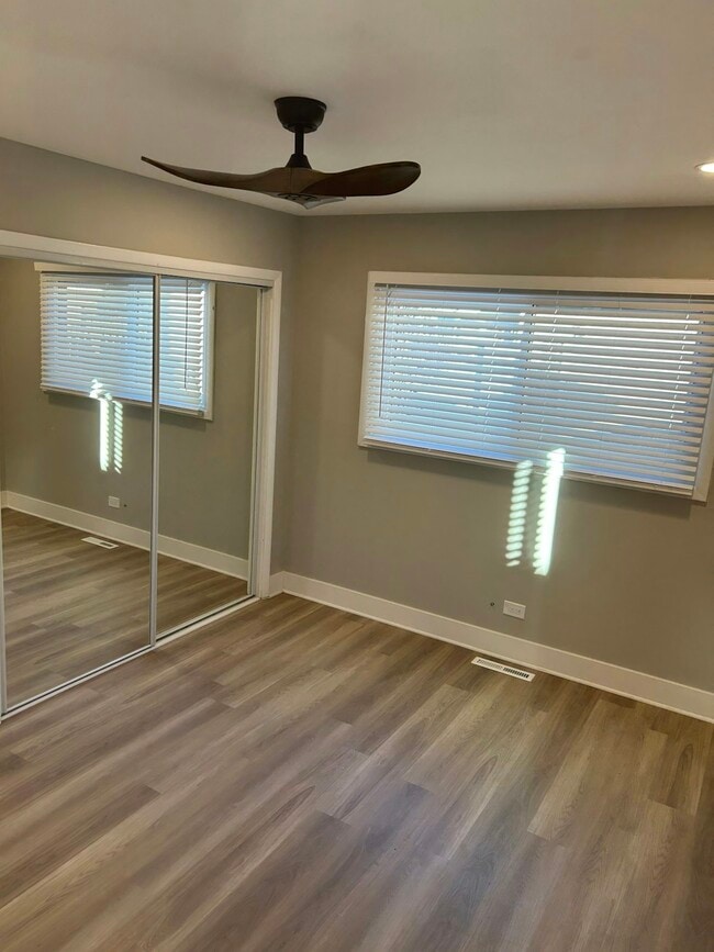 Building Photo - 921 Stratford Ln