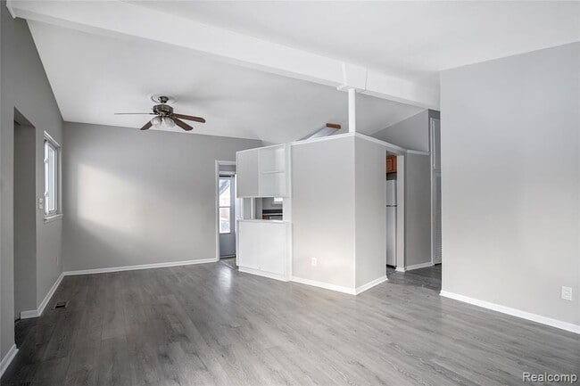 Building Photo - 15320 Marlow St